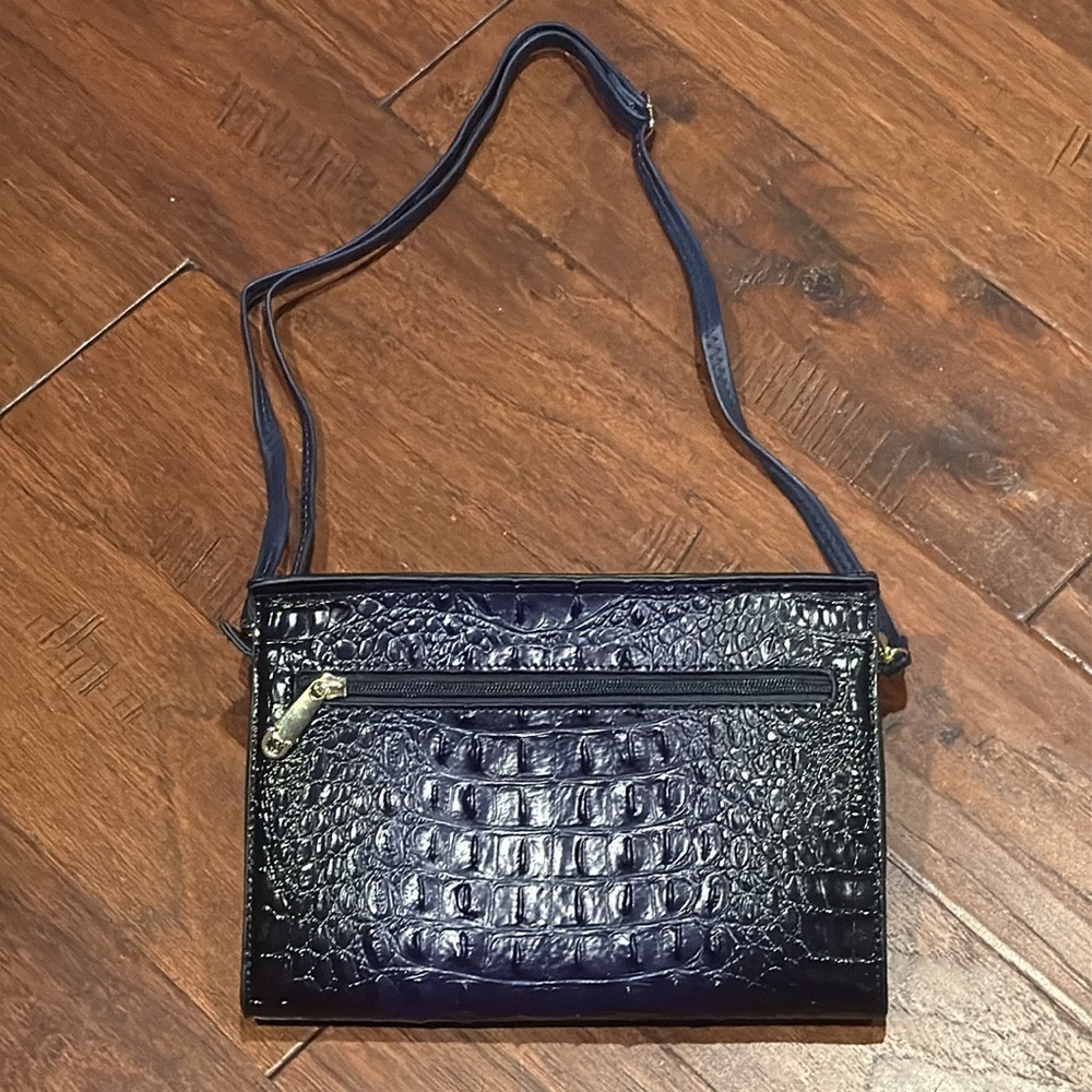 Elegant Blue Crocodile-Embossed Women's Bag Lined with Red - Picture 5 of 12